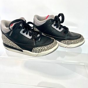 Air Jordan 3 Retro Grey